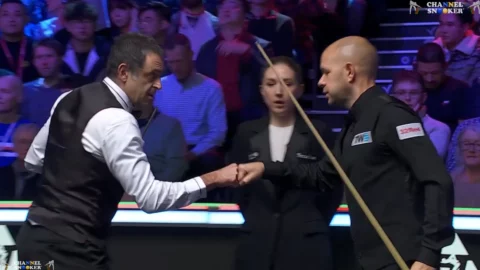 UK Championship 2024. Day1. Ronnie O'Sullivan vs Barry Hawkins.